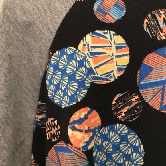 XS LuLaRoe Randy baseball T - Picture 2 of 2